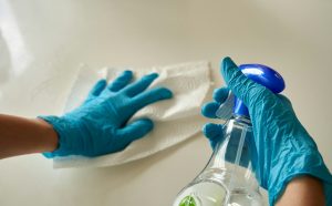 How to Remove Silicone Sealant from a Bath or Shower